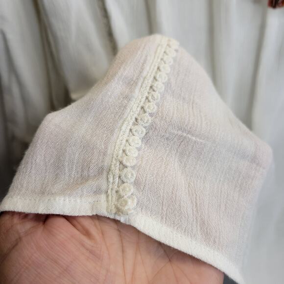 Lord & Taylor White Boho Peasant Top w/ Embroidered Neckline, M - Picture 6 of 10